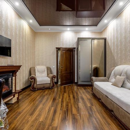 Noviy Svit 4 Apartments リヴィウ エクステリア 写真
