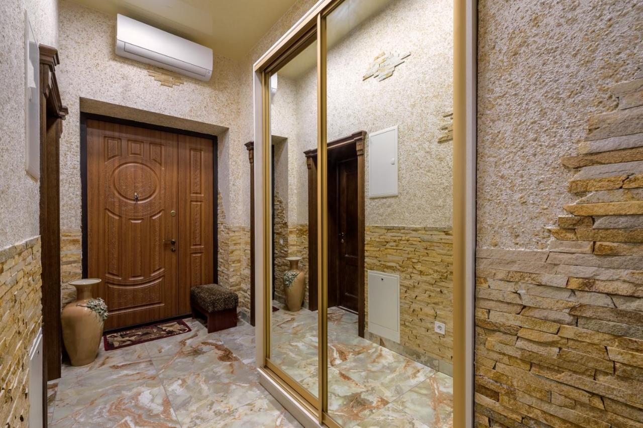 Noviy Svit 4 Apartments リヴィウ エクステリア 写真