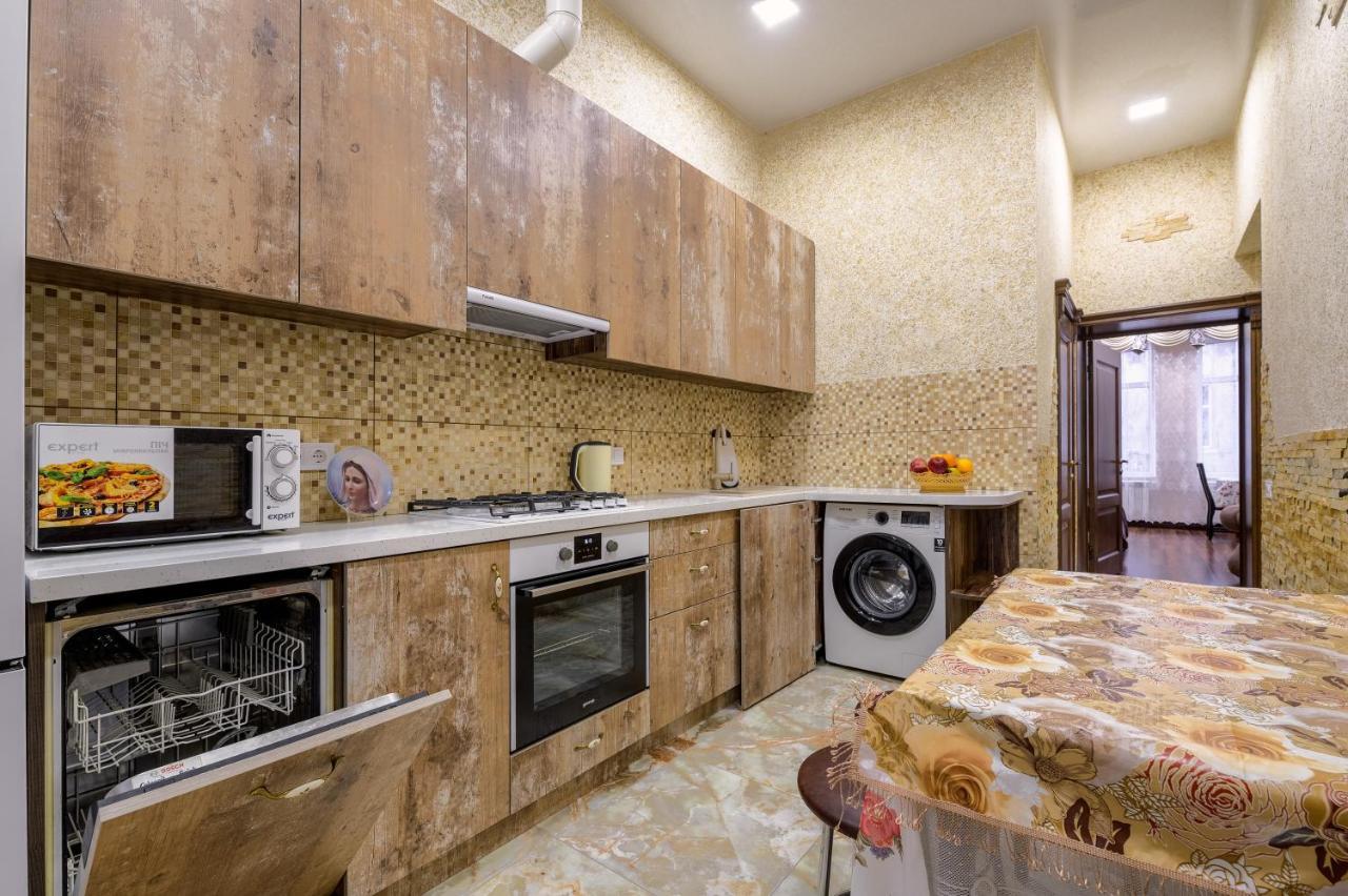 Noviy Svit 4 Apartments リヴィウ エクステリア 写真